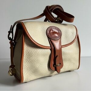 Vintage 90s Beige Dooney & Burke Pebbled Leather Essex Crossbody Bag